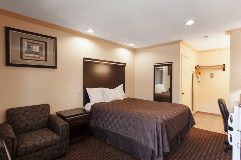 Rodeway National San Diego South 2*