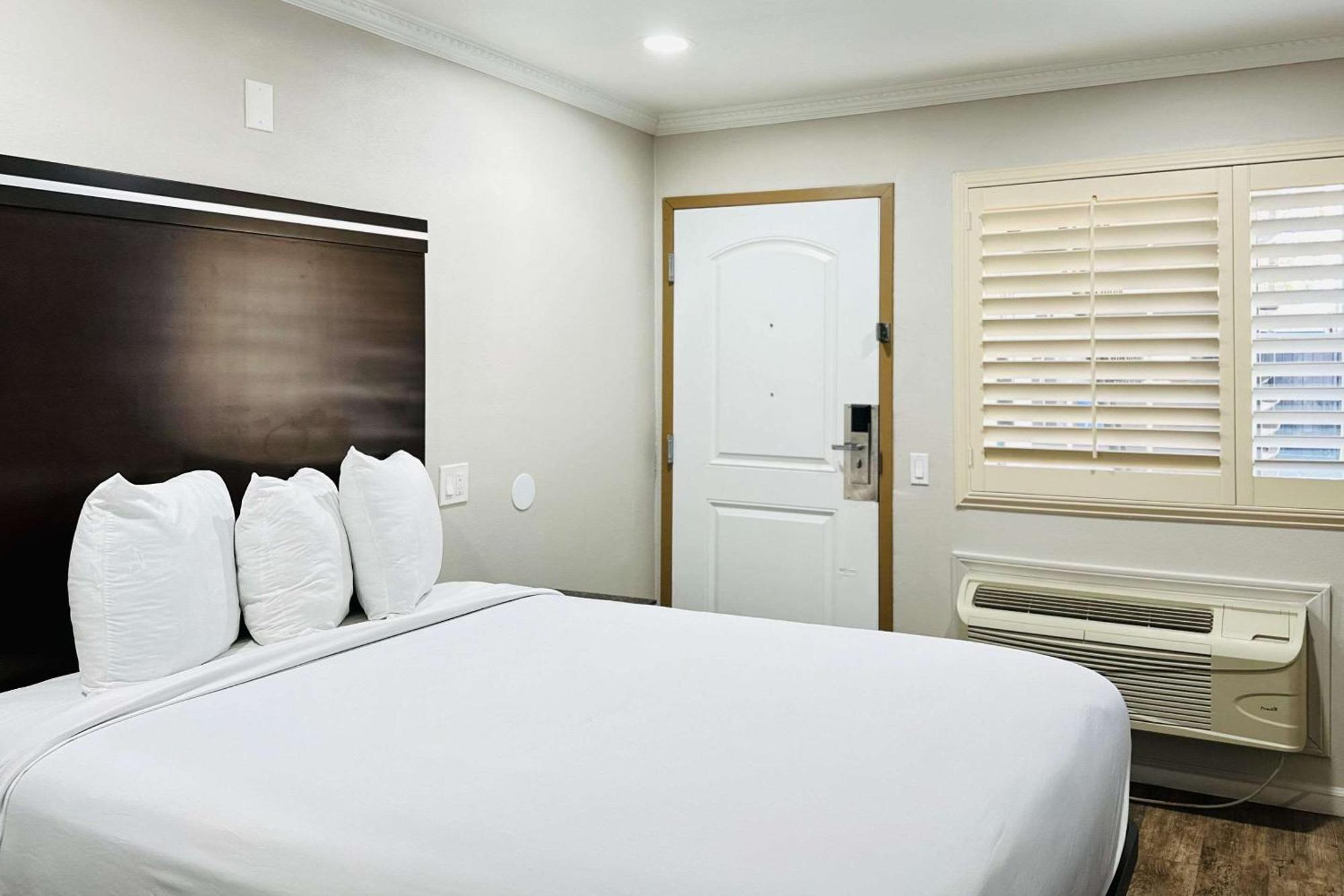 Rodeway National San Diego South