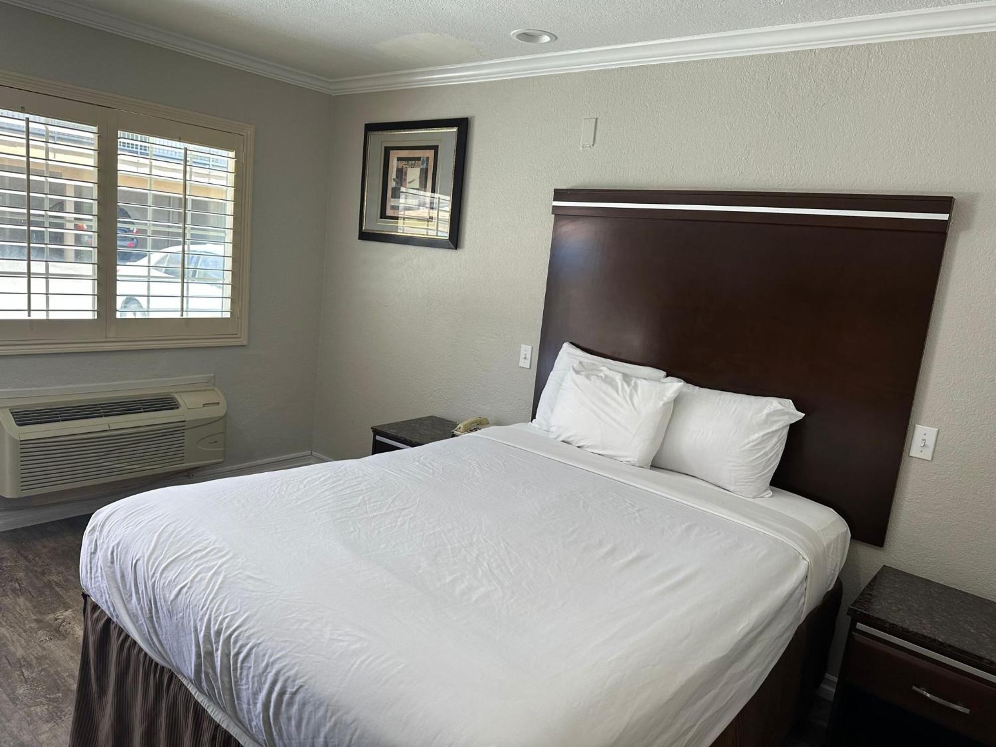 Inn Rodeway National San Diego South 2*
