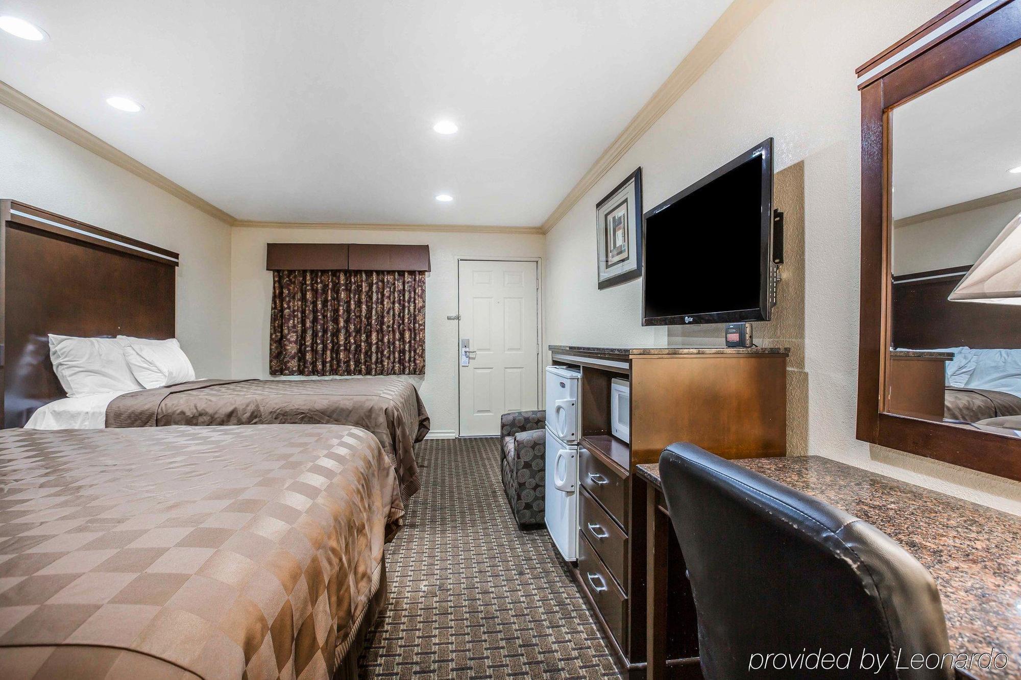 Rodeway National San Diego South Inn 2*