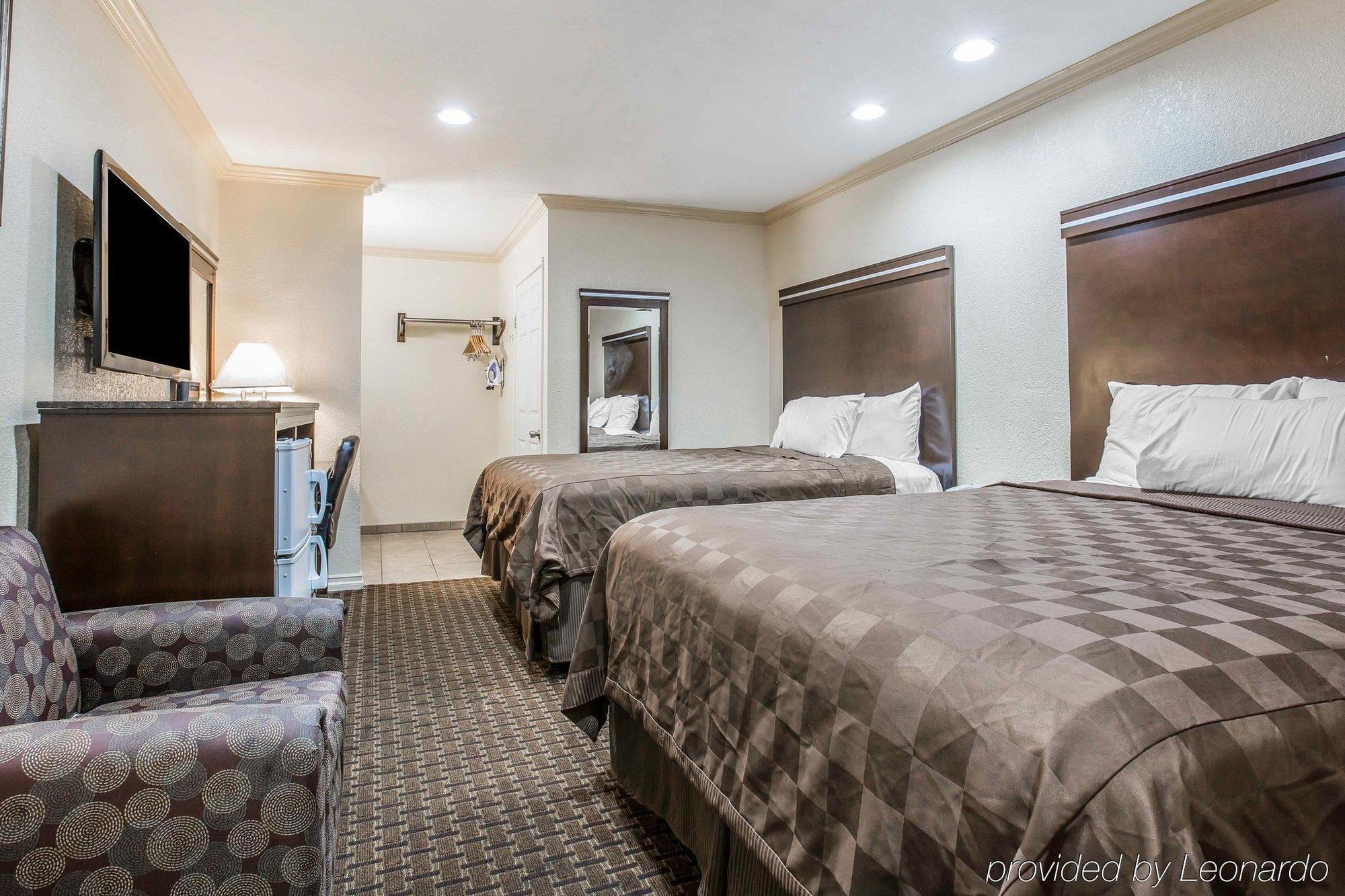 Rodeway National San Diego South Inn 2*