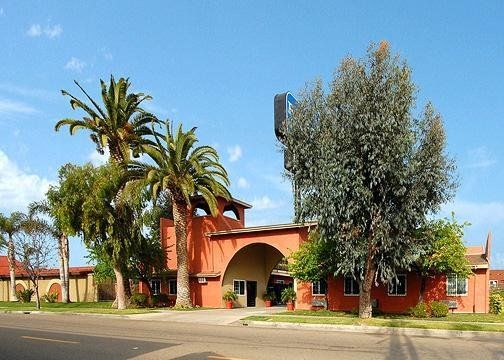 Rodeway National San Diego South Inn