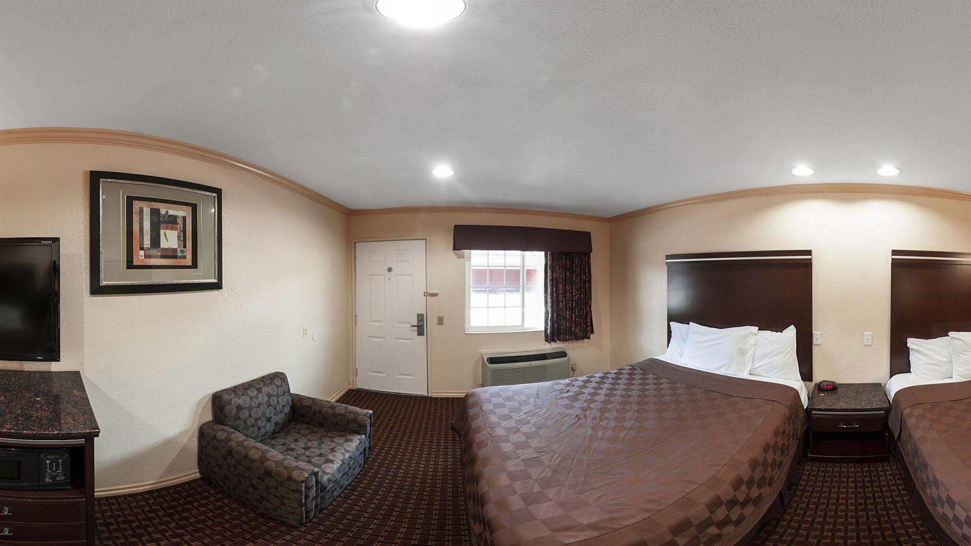 Rodeway National San Diego South Inn 2*