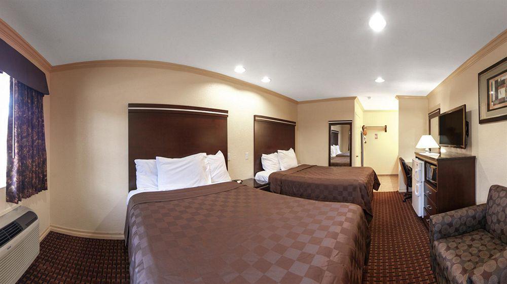 Rodeway National San Diego South 2*